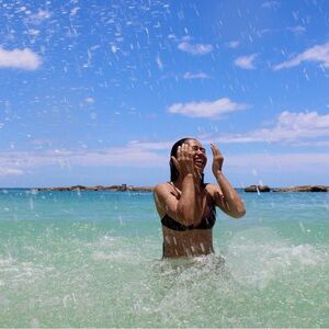 Meet your Posher, Henua